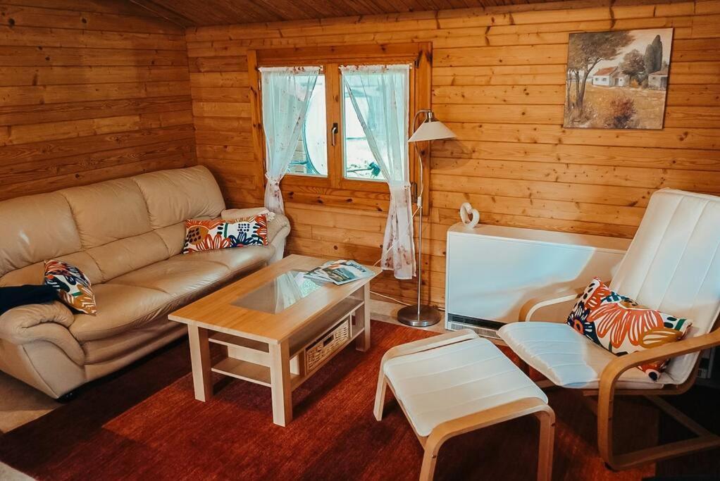 Holzhaus Direkt Am See Priepert Luaran gambar